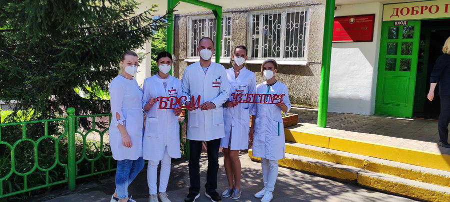 В четверг, 27 мая, Молодёжная бригада учреждения здравоохранения «Бобруйская городская поликлиника №3» приняла участие  в  медицинском обеспечении республиканского праздника «Последний звонок».