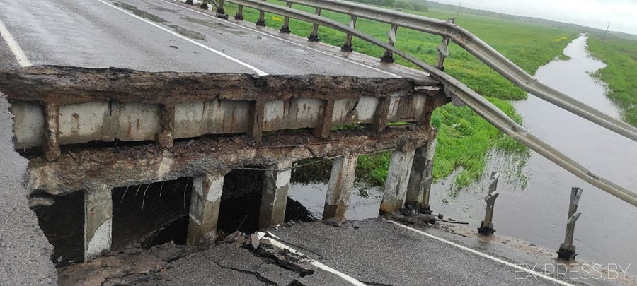 На автодороге Борисов-Березино рухнул мост