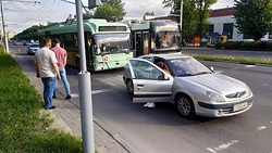 В Бобруйске троллейбус с пассажирами попал в ДТП