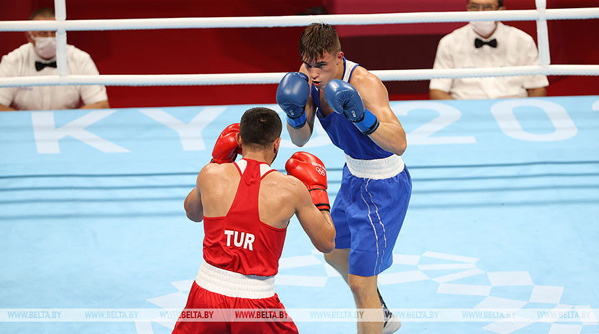 Белорусский боксер из Бобруйска Александр Радионов, выступающий в весовой категории до 69 кг, в стартовом бою 1/32 финала олимпийского турнира победил турка Нихата Екинчи.