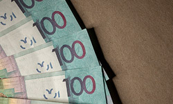 С июля в Беларуси введут в обращение новую сторублевую банкноту