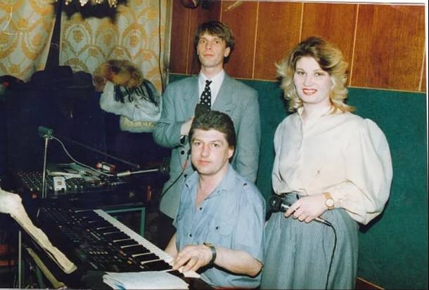 1990-е. Женя Кантаев, Андрей Бокий и Алла Будусевич в «Журавинке».