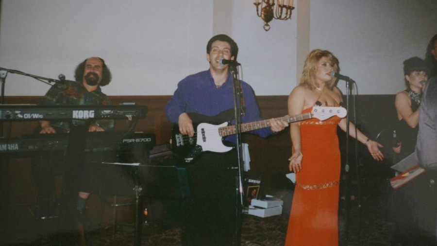 2000-е. Крайний слева – Рафаэль Гольдман в ресторане в Америке.