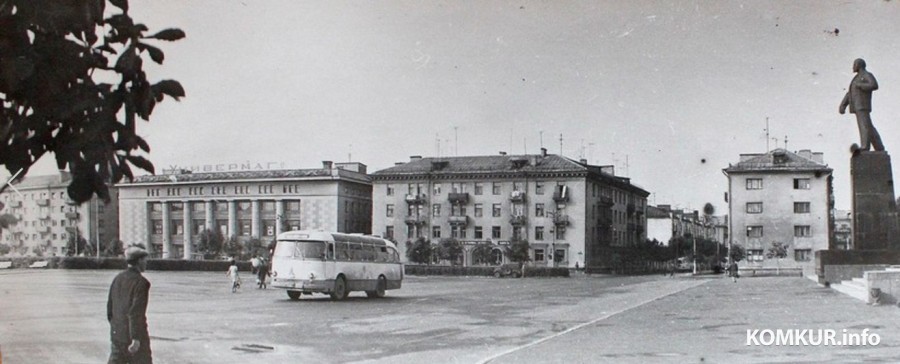 А это универмаг и площадь Ленина в начале 70-х