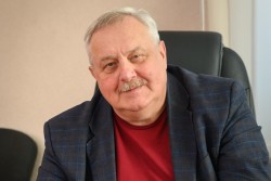 Бывший глава администрации Ленинского района Анатолий Наумчик: «В очередной раз продлили контракт. Сказали, работай, учи молодежь»