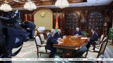 Лукашенко рассмотрел кадровые вопросы: назначены руководители министерств и регионов, гендиректора предприятий 
