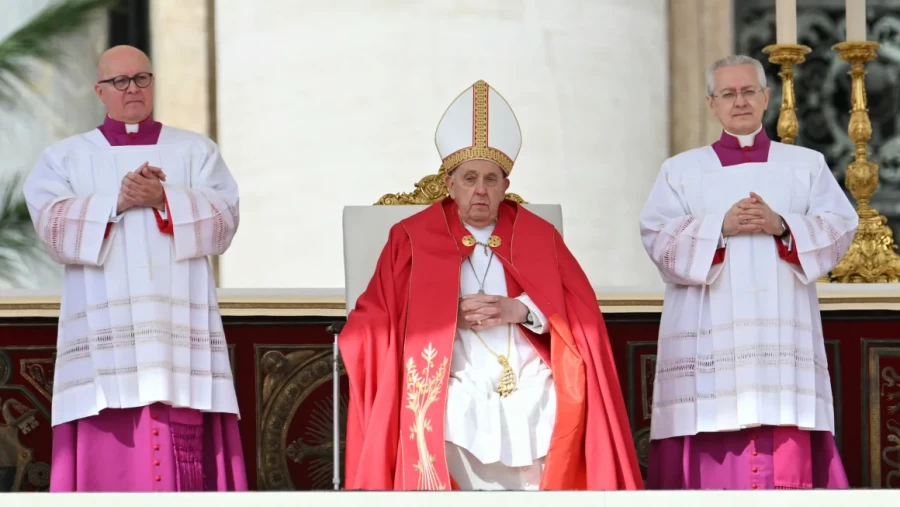 Папа Римский не прочитал проповедь в Вербное воскресенье в Ватикане. Это редкость