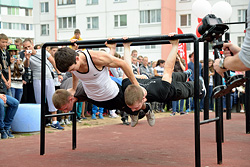 Движение в ритме street workout