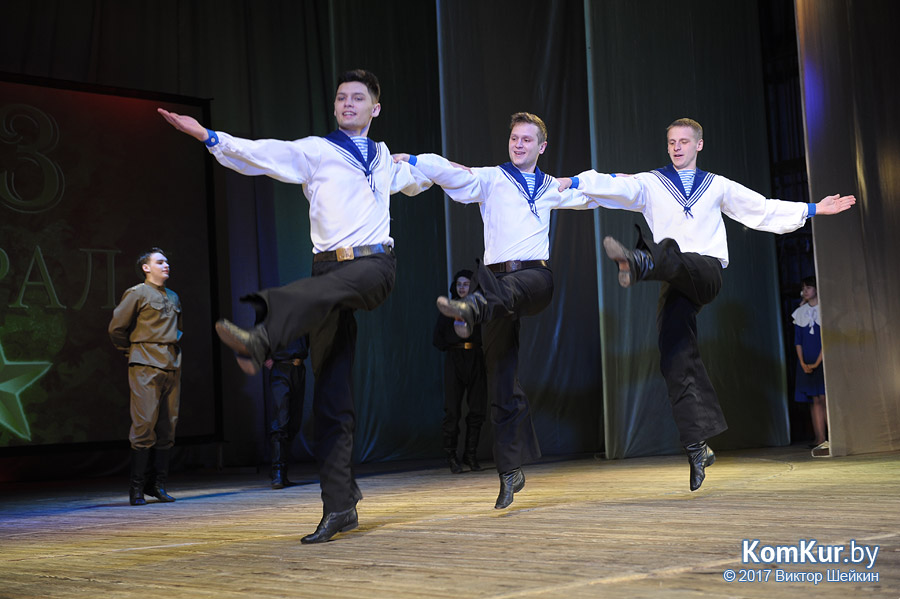 В Бобруйске с 23-м февраля поздравили настоящих мужчин