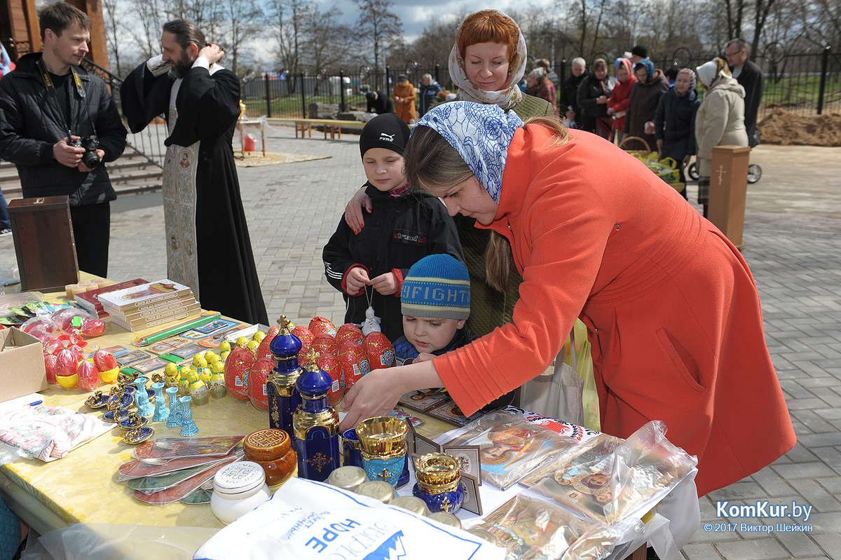 Бобруйчане освящают пасхальные угощения