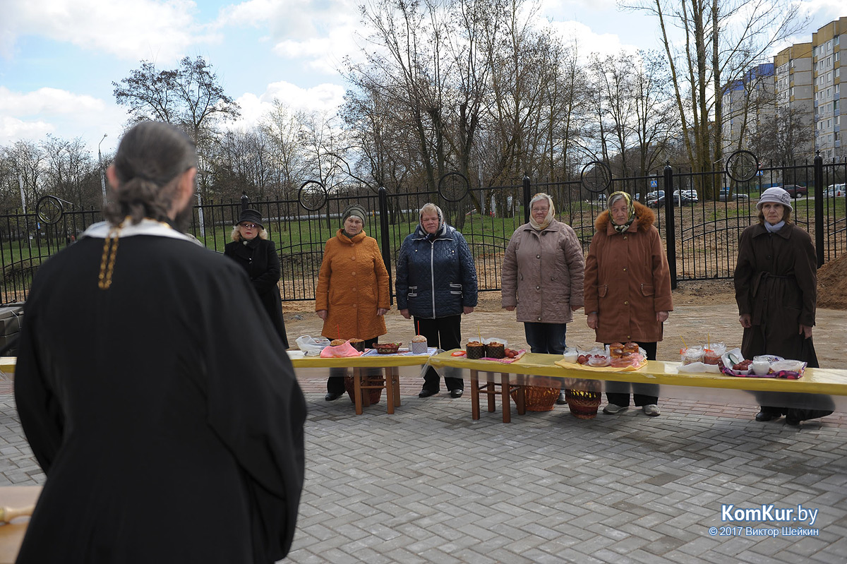 Бобруйчане освящают пасхальные угощения