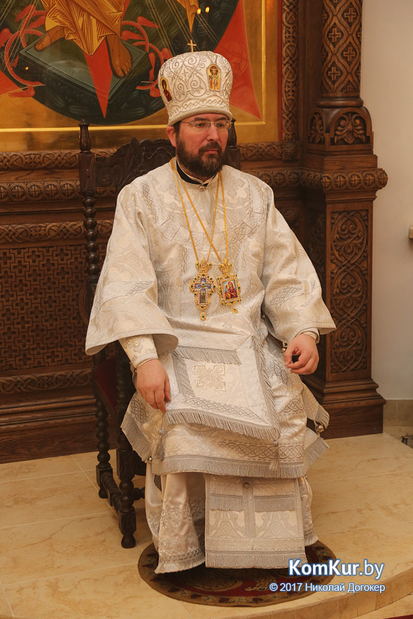 Епископ Бобруйский и Быховский Серафим возглавил торжественное Пасхальное богослужение в Никольском кафедральном соборе