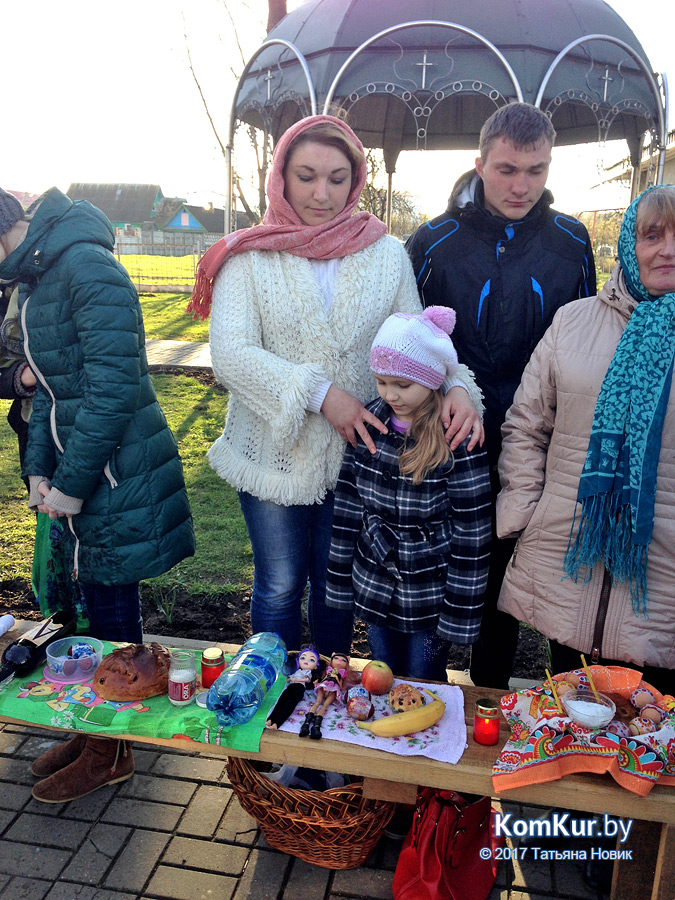 Бобруйчане освящают пасхальные угощения