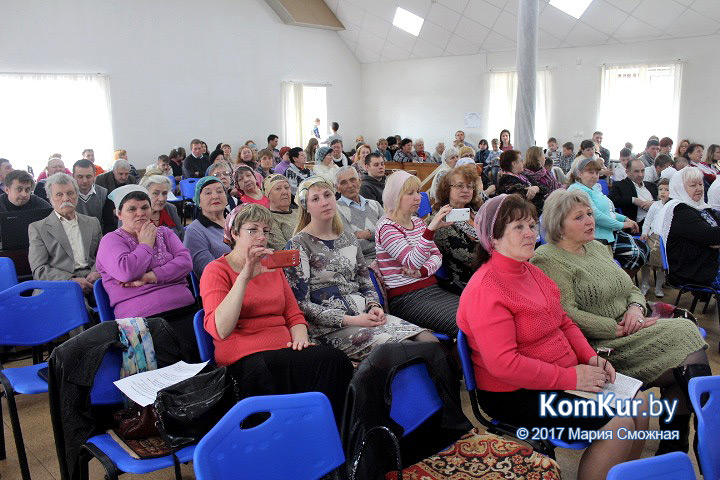 Бобруйчане освящают пасхальные угощения