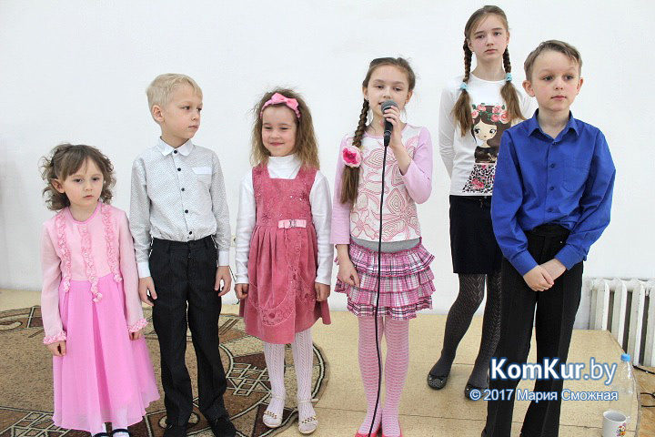 Бобруйчане освящают пасхальные угощения