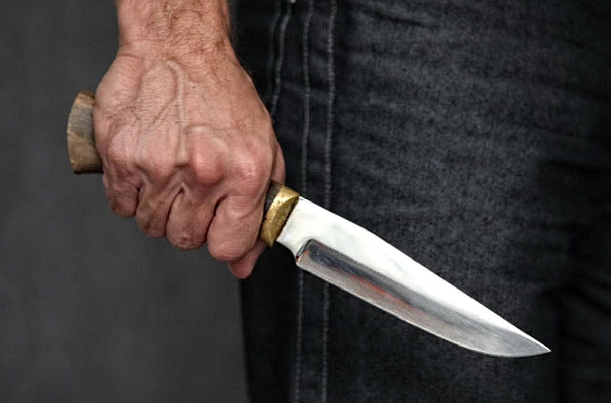 В Бобруйске мужчина пошел с ножом на своего брата