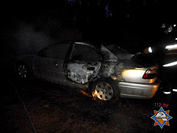 Недалеко от Бобруйска загорелся автомобиль