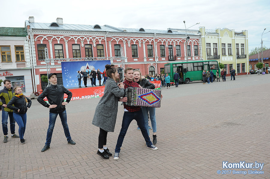 Репетиция праздничных мероприятий на площади Победы в Бобруйске 8 мая