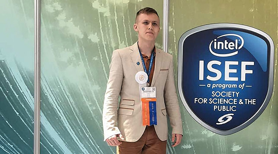 Школьник из Слуцка удостоен диплома конкурса Intel ISEF в США за изобретение нового смартфона