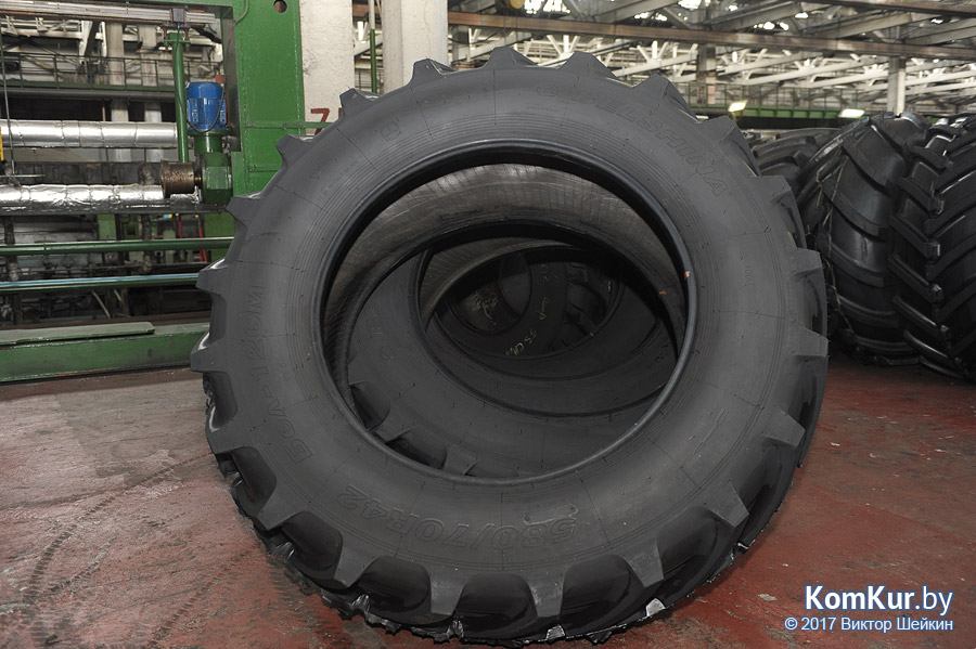 Судебные эксперты побывали на «Белшине» 