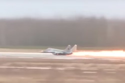 Как загорелся МиГ-29 в Бобруйске (видео) 