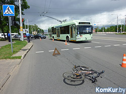 В Бобруйске велосипедист таранил грузовик