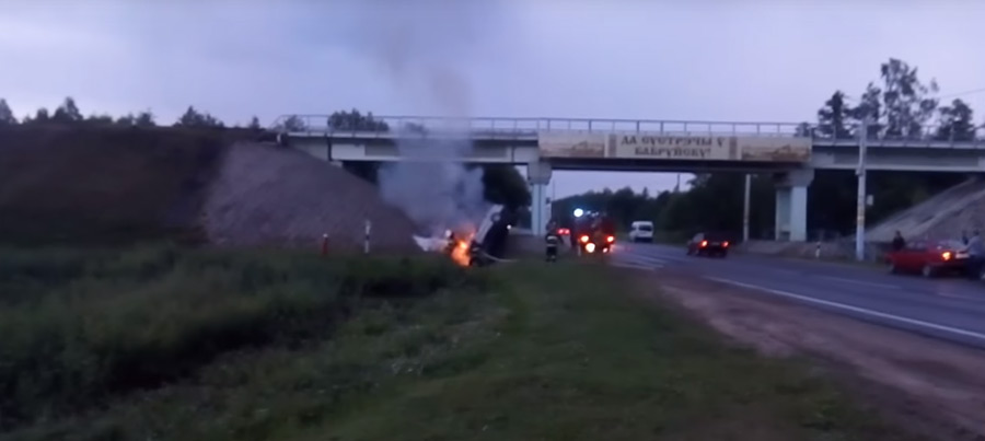Авария на въезде в Бобруйск: сгорел автомобиль 