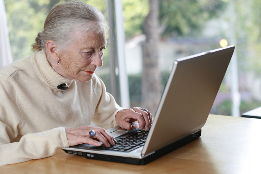 «Коммерческий» на связи: Компьютерная грамотность для пенсионеров