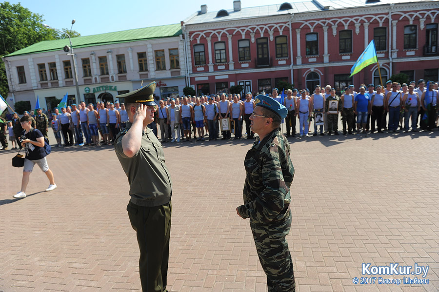 Бобруйские десантники отмечают День ВДВ