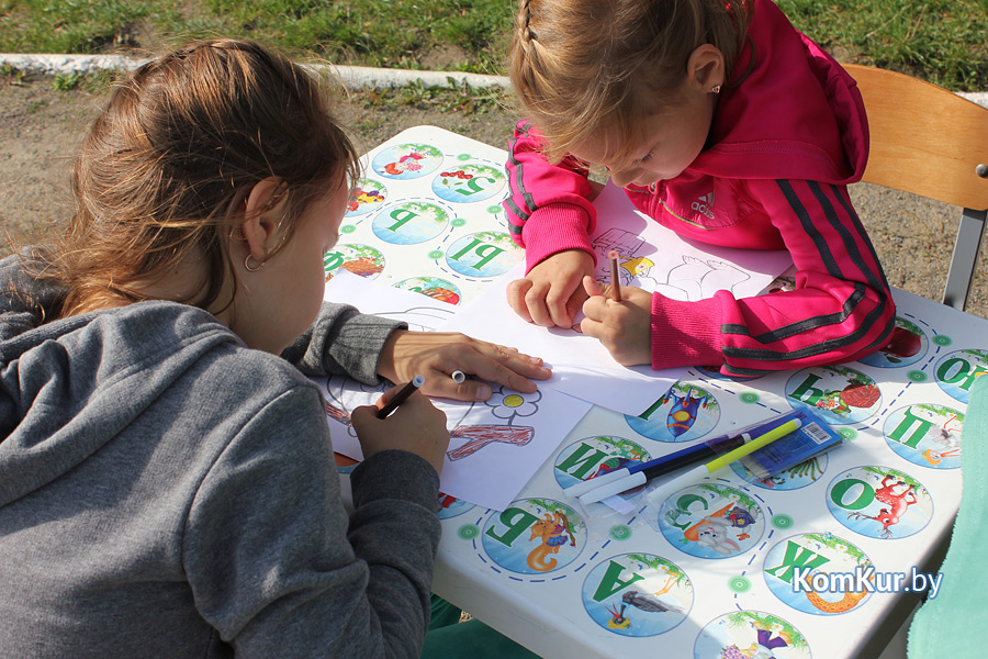 Бобруйские школьники «зависли» на радуге