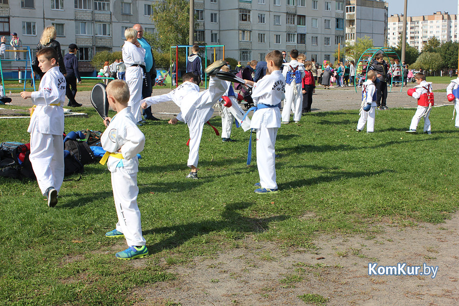 Бобруйские школьники «зависли» на радуге