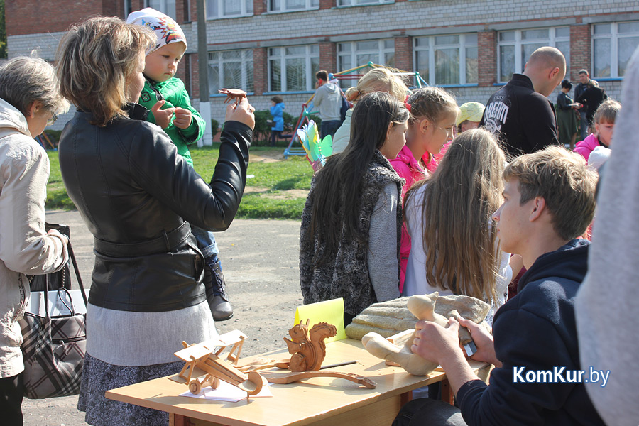 Бобруйские школьники «зависли» на радуге