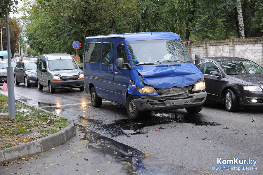  Авария в Бобруйске создала большую пробку