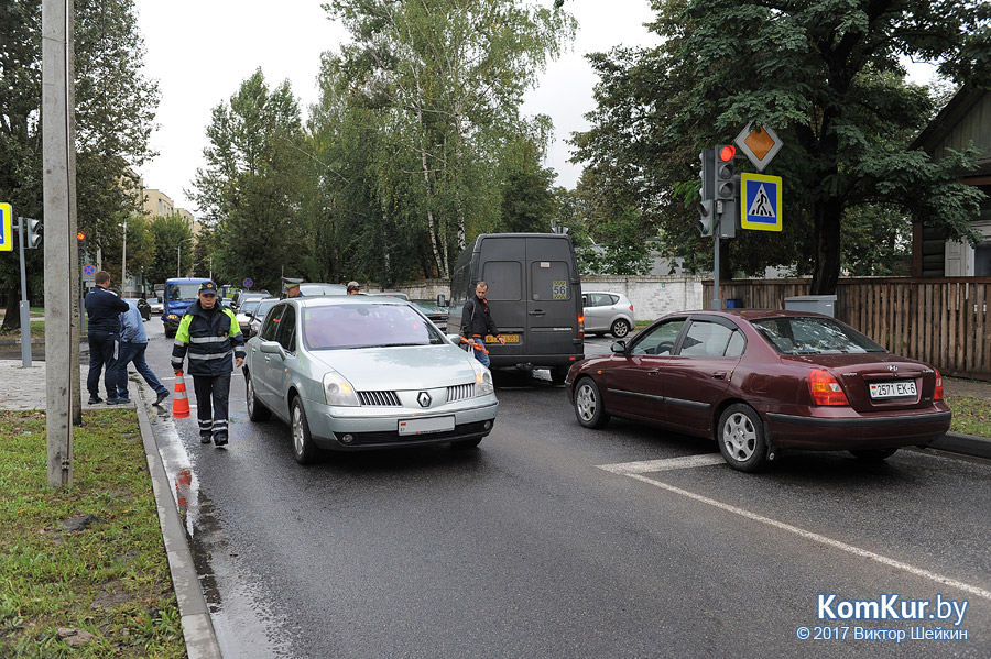  Авария в Бобруйске создала большую пробку