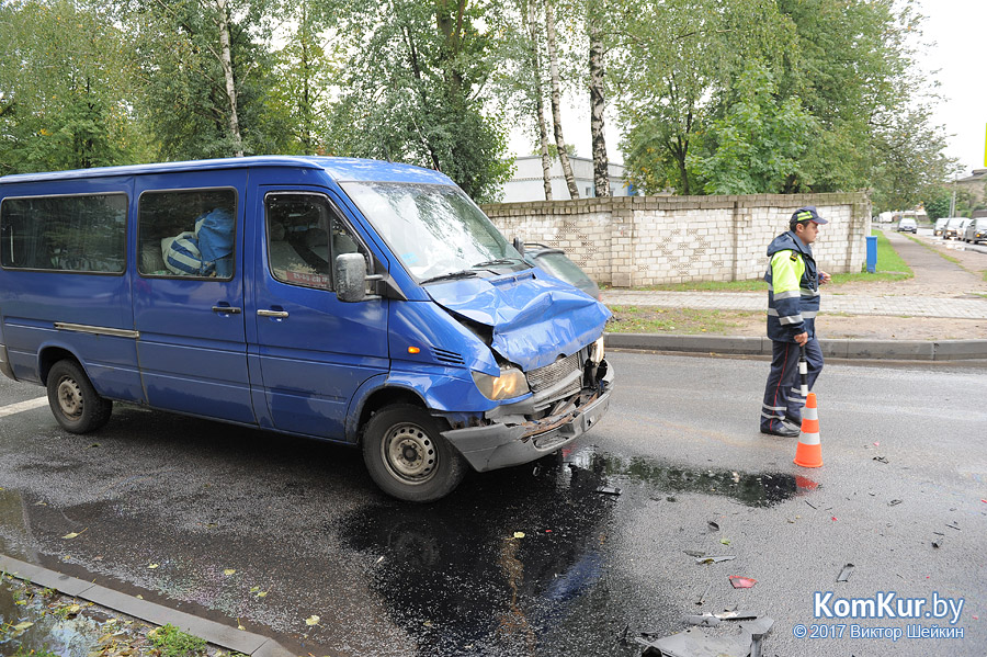  Авария в Бобруйске создала большую пробку