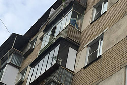 Девочка-подросток выпрыгнула с балкона пятого этажа в Бобруйске