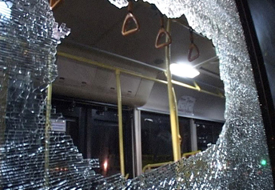 Пьяный бобруйчанин разбил стекло в троллейбусе