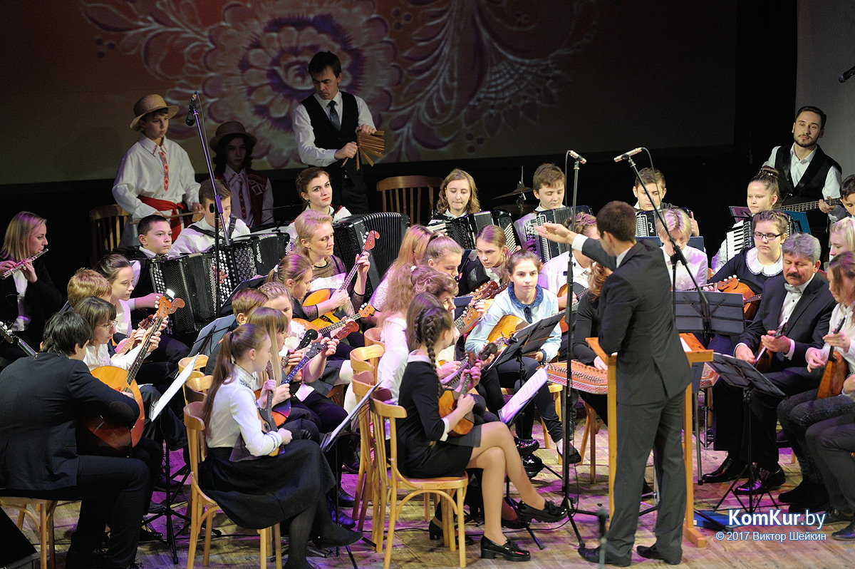 Концерт, посвящённый 90-летнему юбилею школы искусств № 1 им. Е.К. Тикоцкого
