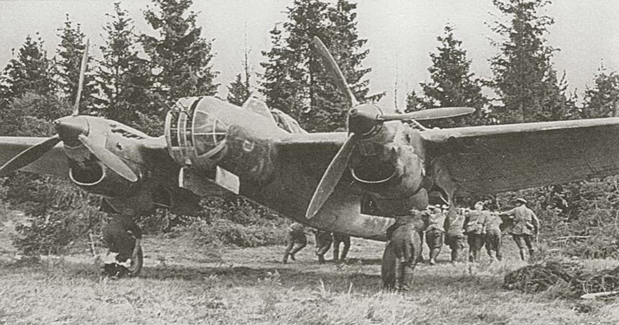 В Кировском районе поисковики обнаружили останки советских самолетов, сбитых летом 1941-го