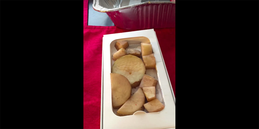 Женщина купила iPhone 6 за $100, а в коробке обнаружила 11 картофелин