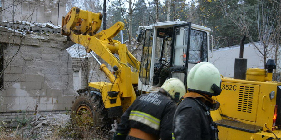 В Могилеве на школьников обрушилось перекрытие недостроенного дома. Один ребенок погиб, другой в реанимации