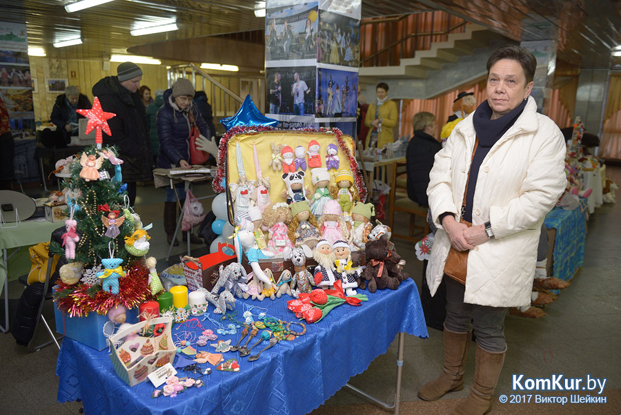 Как в Бобруйске выбирали лучший новогодний сувенир местных умельцев