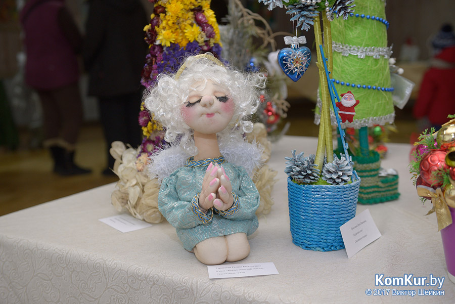 Как в Бобруйске выбирали лучший новогодний сувенир местных умельцев