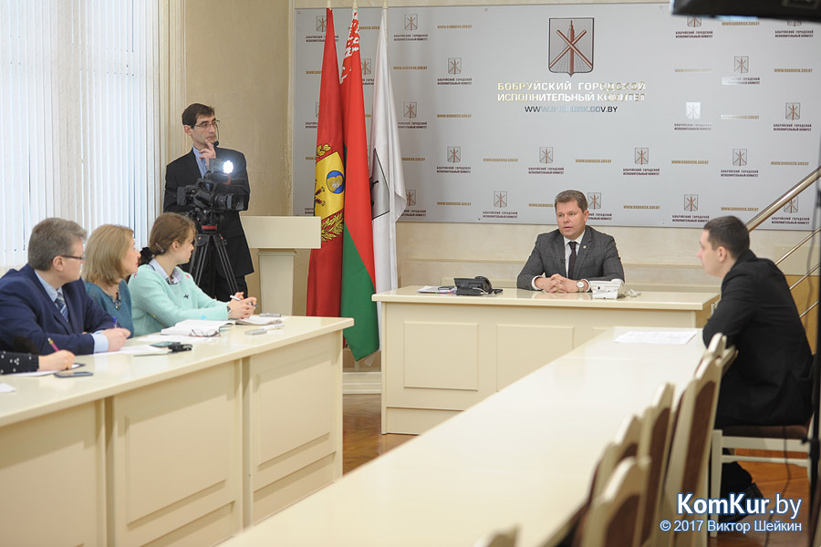 Председатель Бобруйского горисполкома провел пресс-конференцию