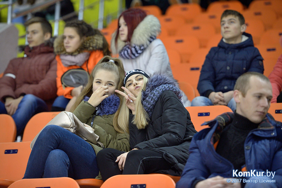 ХК «Бобруйск»: предновогодние «елки-палки» 