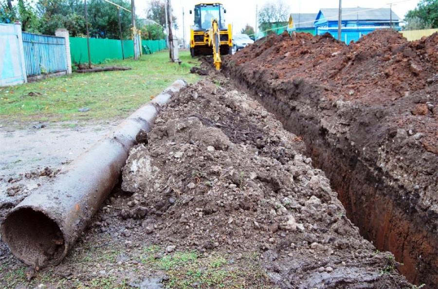 «Коммерческий» на связи: Делали канализацию и испортили дорогу
