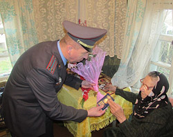 Столетней жительнице Бобруйского района вручили новый паспорт