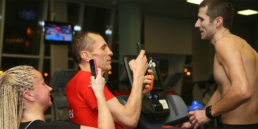 Бобруйчанин преодолел 124,23 километра за 12 часов на беговой дорожке и установил рекорд Беларуси