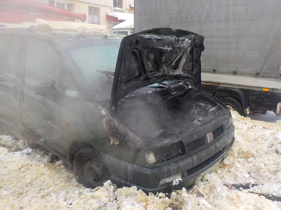 В Бобруйске горели два автомобиля