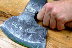 «Работник ножа и топора» атаковал бобруйчанина